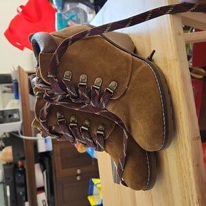 Heeled Lace up Boots "liberty" by White Mountain size 7.5
